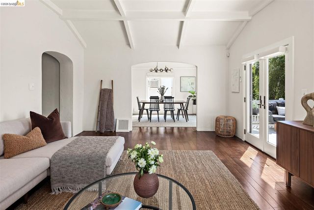 4261 Detroit, Oakland, CA 94619