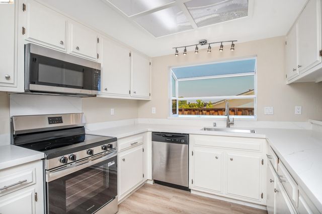 2411 Los Prados Way, Antioch, CA 94509