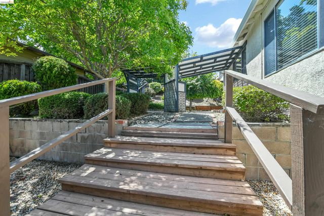 2411 Los Prados Way, Antioch, CA 94509