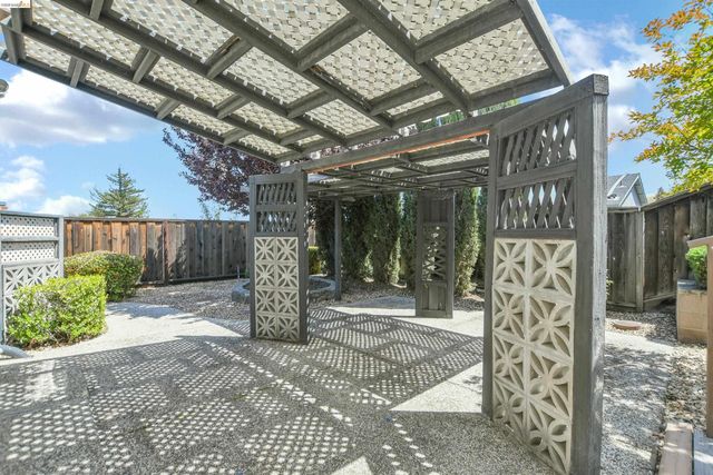 2411 Los Prados Way, Antioch, CA 94509