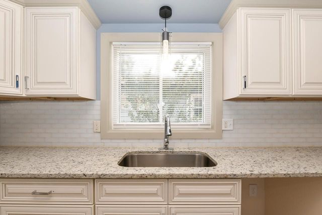 2956 N 39th STREET, Milwaukee, WI 53210