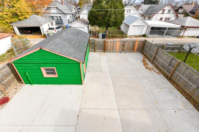 2956 N 39th STREET, Milwaukee, WI 53210