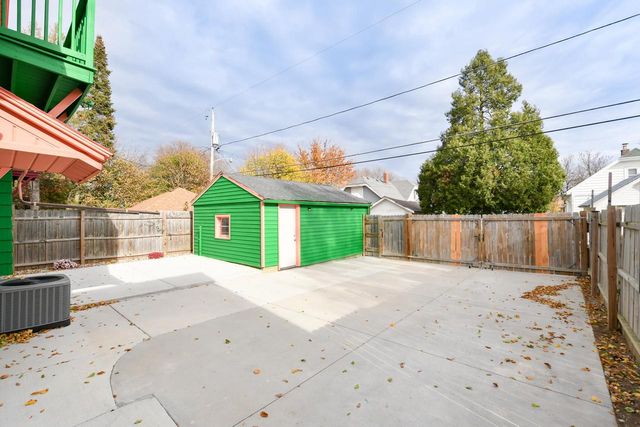 2956 N 39th STREET, Milwaukee, WI 53210