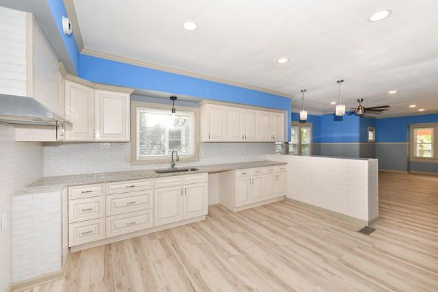 2956 N 39th STREET, Milwaukee, WI 53210