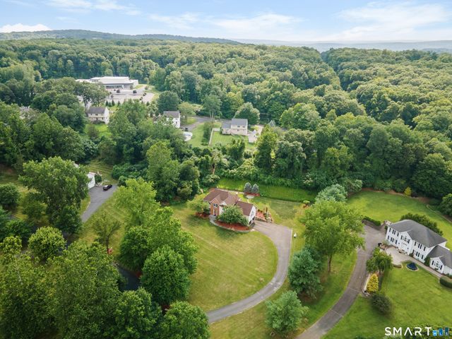 83 Elk Drive, Southbury, CT 06488