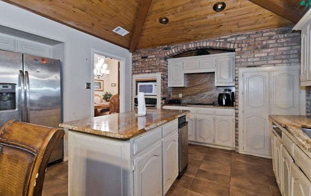 915 Greenbriar Lane, Duncanville, TX 75137