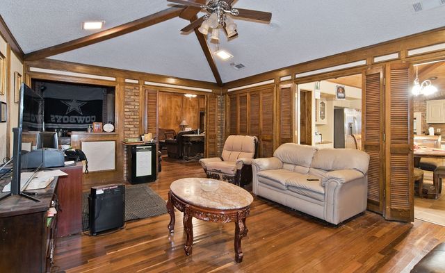 915 Greenbriar Lane, Duncanville, TX 75137