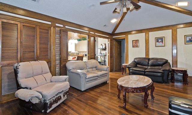 915 Greenbriar Lane, Duncanville, TX 75137
