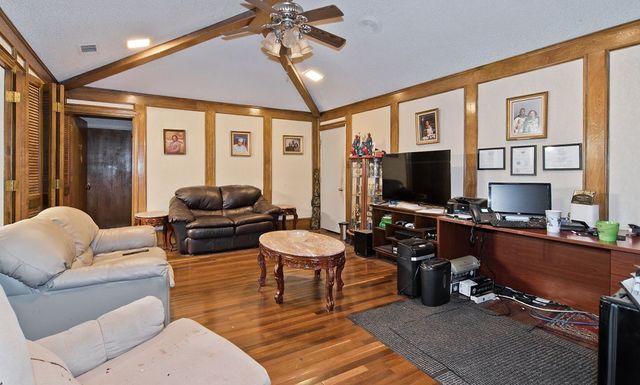 915 Greenbriar Lane, Duncanville, TX 75137
