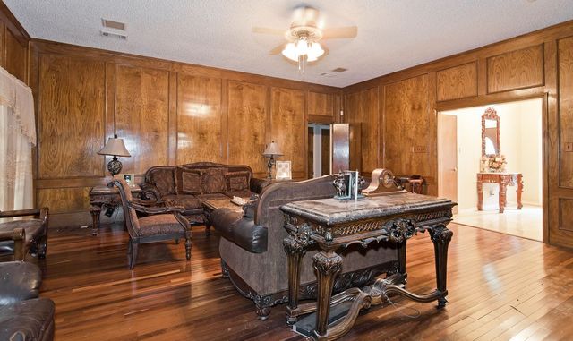 915 Greenbriar Lane, Duncanville, TX 75137