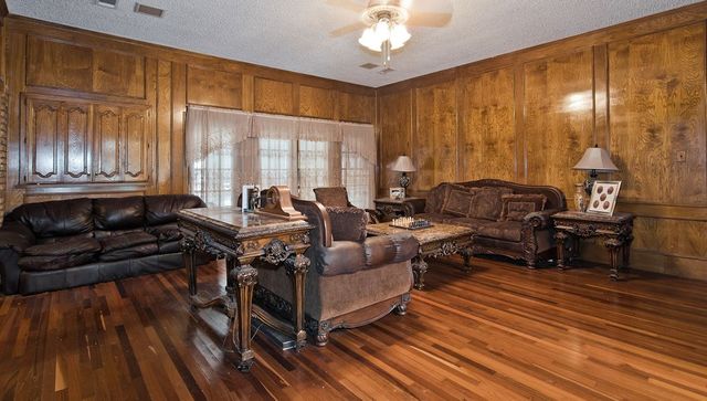 915 Greenbriar Lane, Duncanville, TX 75137