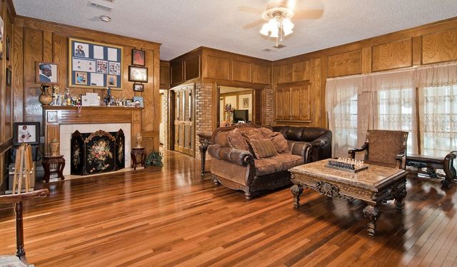 915 Greenbriar Lane, Duncanville, TX 75137