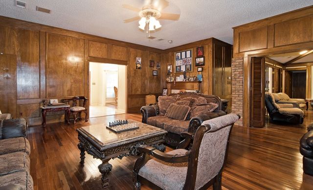 915 Greenbriar Lane, Duncanville, TX 75137
