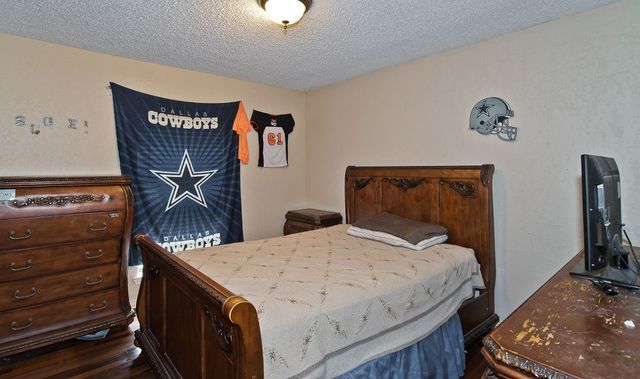 915 Greenbriar Lane, Duncanville, TX 75137