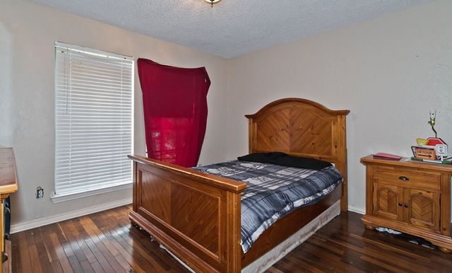 915 Greenbriar Lane, Duncanville, TX 75137