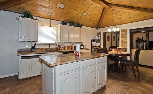 915 Greenbriar Lane, Duncanville, TX 75137