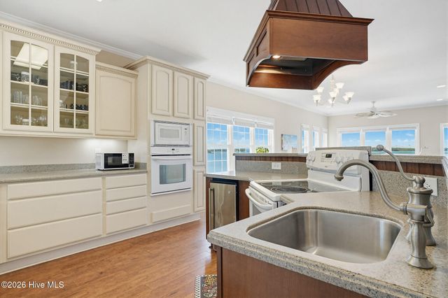 203 Riverside Drive, Sneads Ferry, NC 28460
