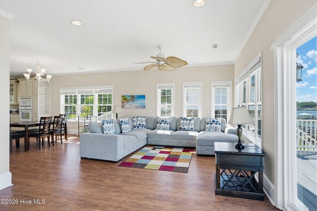 203 Riverside Drive, Sneads Ferry, NC 28460