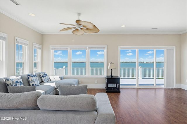 203 Riverside Drive, Sneads Ferry, NC 28460
