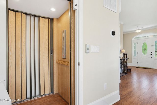 203 Riverside Drive, Sneads Ferry, NC 28460