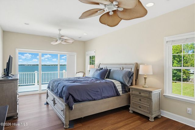 203 Riverside Drive, Sneads Ferry, NC 28460