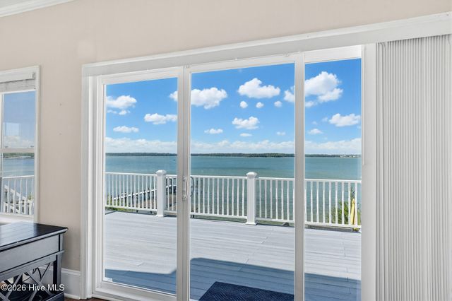 203 Riverside Drive, Sneads Ferry, NC 28460