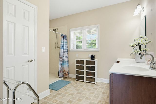 203 Riverside Drive, Sneads Ferry, NC 28460
