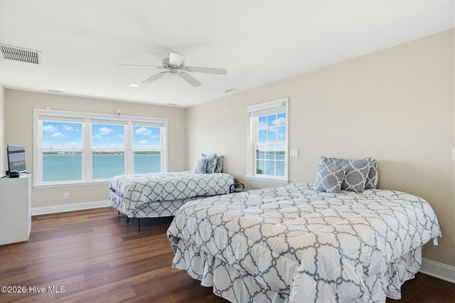203 Riverside Drive, Sneads Ferry, NC 28460
