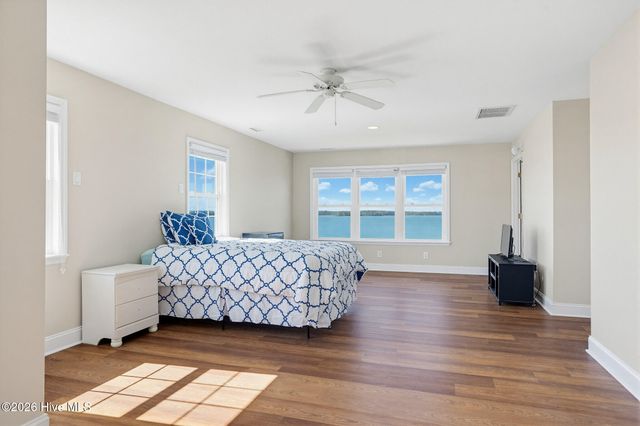 203 Riverside Drive, Sneads Ferry, NC 28460