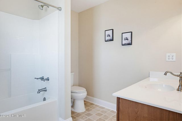 203 Riverside Drive, Sneads Ferry, NC 28460