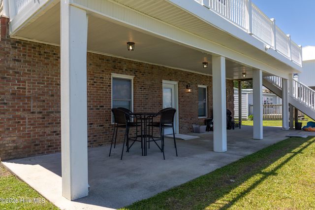 203 Riverside Drive, Sneads Ferry, NC 28460