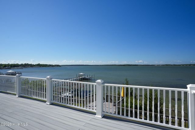 203 Riverside Drive, Sneads Ferry, NC 28460