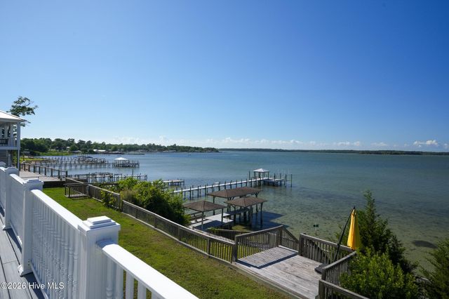203 Riverside Drive, Sneads Ferry, NC 28460