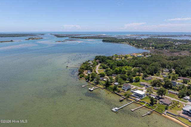 203 Riverside Drive, Sneads Ferry, NC 28460