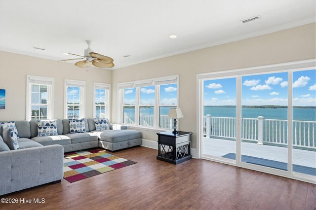 203 Riverside Drive, Sneads Ferry, NC 28460