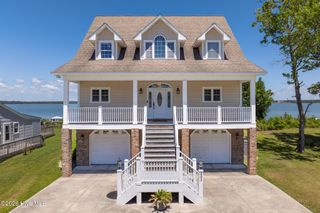 203 Riverside Drive, Sneads Ferry, NC 28460