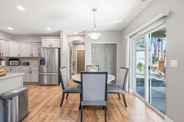 952 E Timber Pine Drive, Sisters, OR 97759