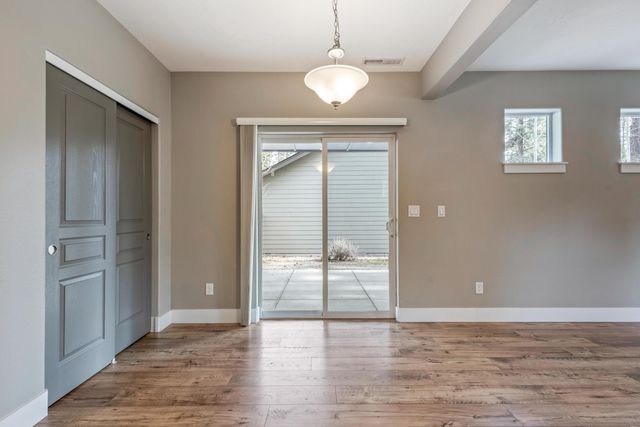 952 E Timber Pine Drive, Sisters, OR 97759