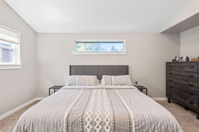 952 E Timber Pine Drive, Sisters, OR 97759