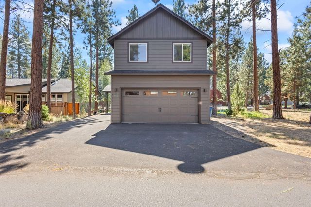952 E Timber Pine Drive, Sisters, OR 97759