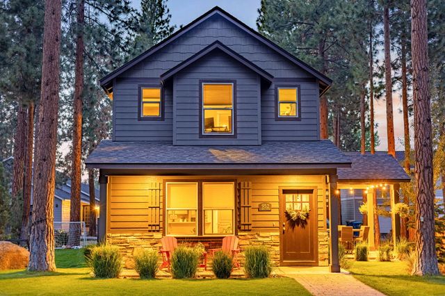 952 E Timber Pine Drive, Sisters, OR 97759