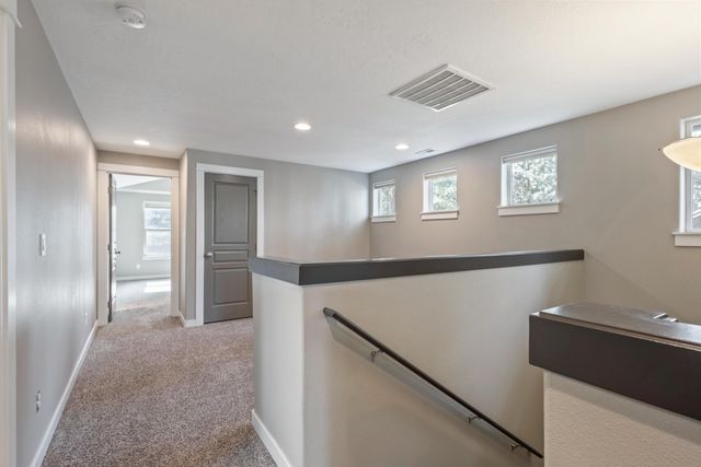 952 E Timber Pine Drive, Sisters, OR 97759