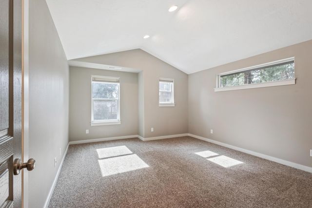 952 E Timber Pine Drive, Sisters, OR 97759