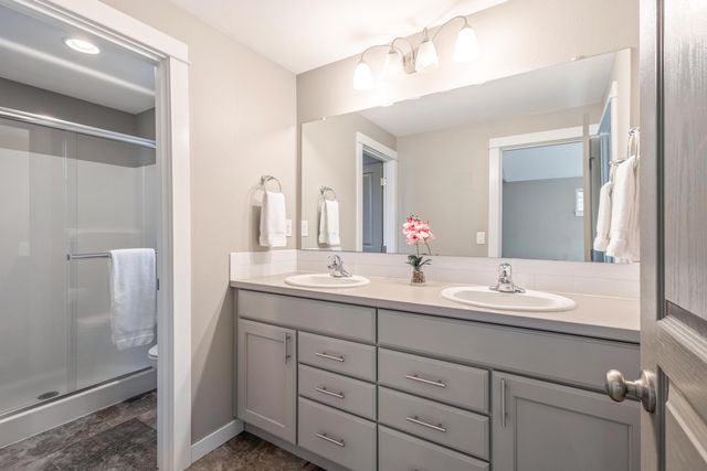 952 E Timber Pine Drive, Sisters, OR 97759