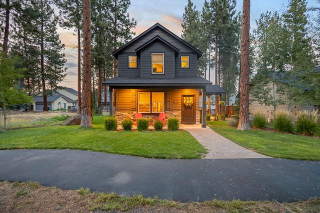 952 E Timber Pine Drive, Sisters, OR 97759