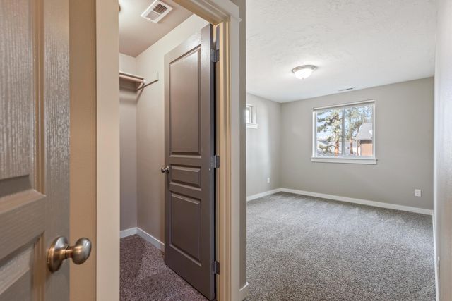 952 E Timber Pine Drive, Sisters, OR 97759