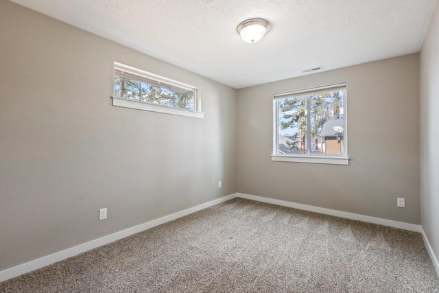 952 E Timber Pine Drive, Sisters, OR 97759