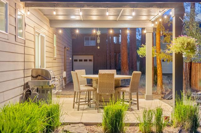 952 E Timber Pine Drive, Sisters, OR 97759