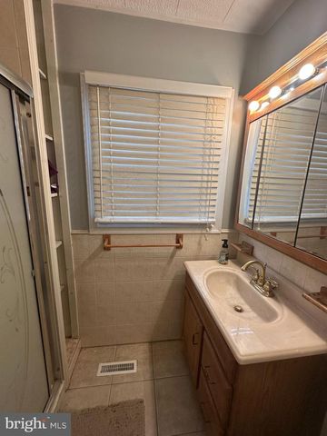 84 MIDDLEBURY LN, Willingboro, NJ 08046