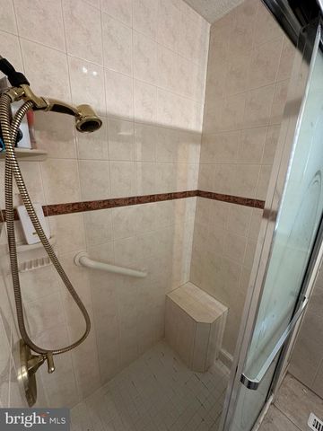 84 MIDDLEBURY LN, Willingboro, NJ 08046